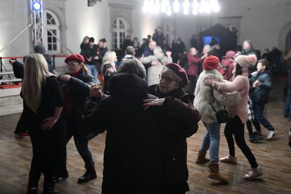 FOTO Advent nisu samo kućice: Bal na Gornjem gradu vraća nas u neka romantična vremena