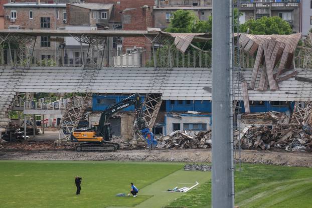 Zagreb: Početak rušenja zapadne tribine stadiona u Kranjčevićevoj
