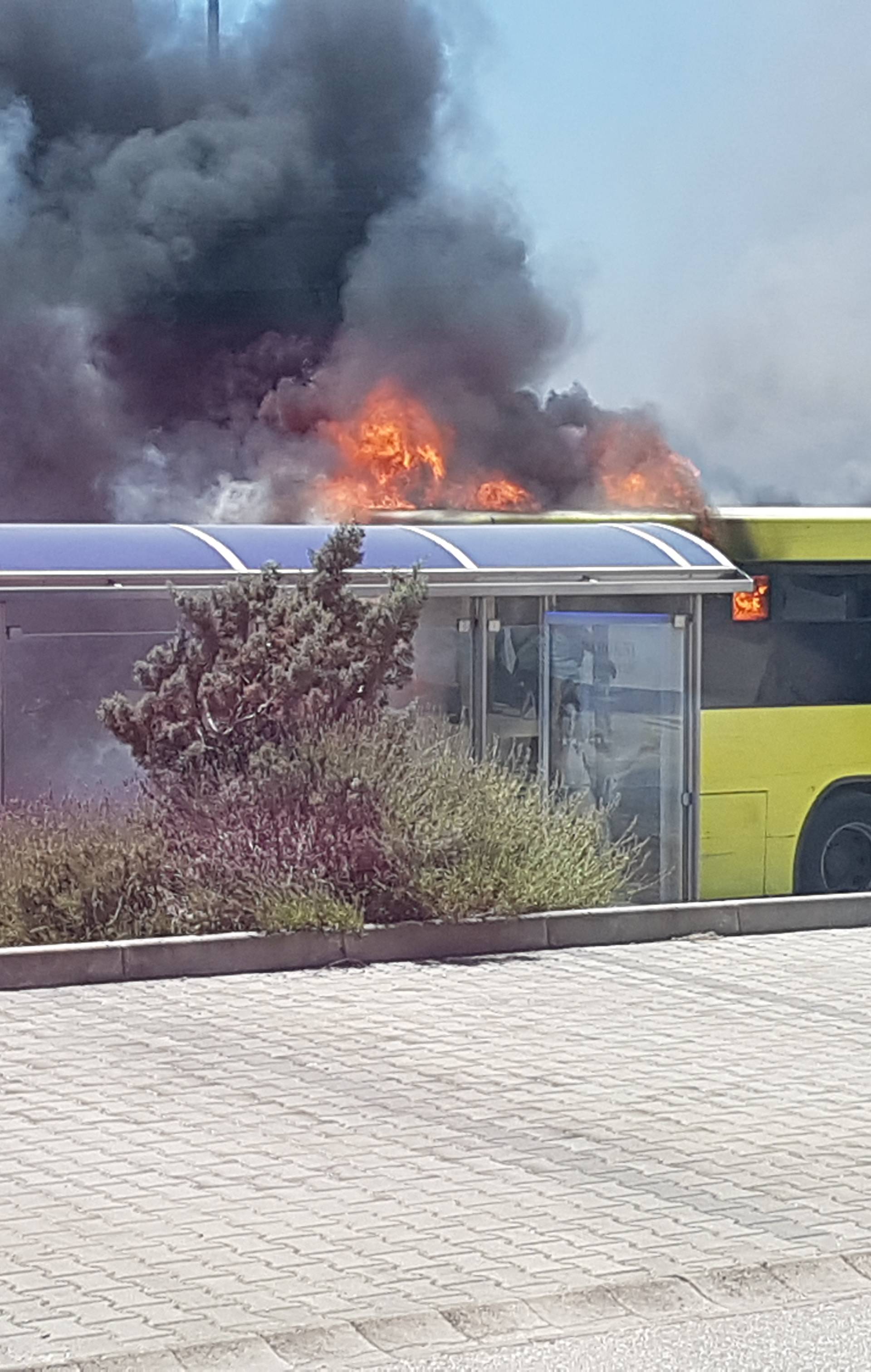 Buktinja u Splitu: 'Bježite svi van, cijeli autobus će izgorjeti!'