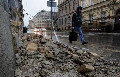 Nastavlja se skidanje opasnih fasada u Zagrebu, danas je na red došla škola u Gundulićevoj