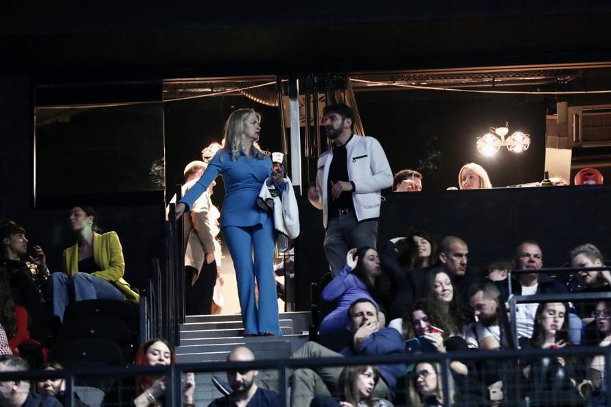 Split: Trudna Hana Huljić na koncertu supruga Petra Graše 