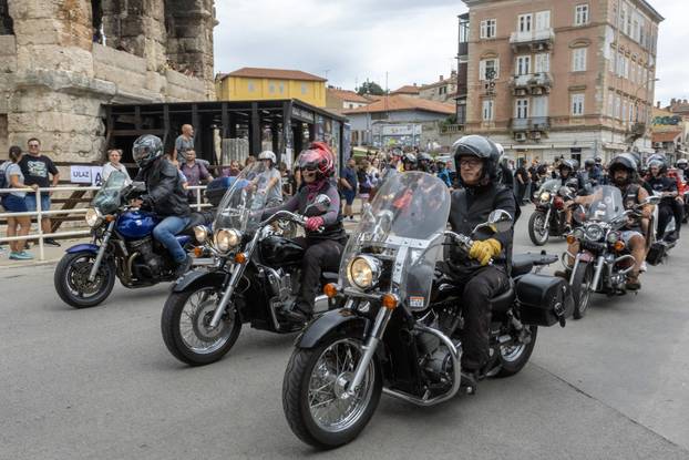 Defile kroz Pulu na najvećem susretu Croatia Bike Week