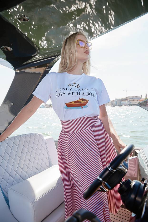 Prizori koji ostavljaju bez daha! Pogledajte modele u mokrim haljinama na jahtama u Veneciji