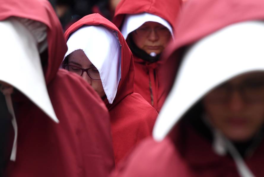 Prosvjed u Zagrebu: 'Sluškinje' ustale za zaštitu ženskih prava