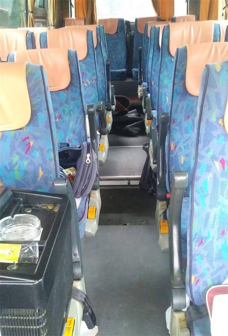 Krijumčarili sedmero ljudi u duplom dnu turskog minibusa