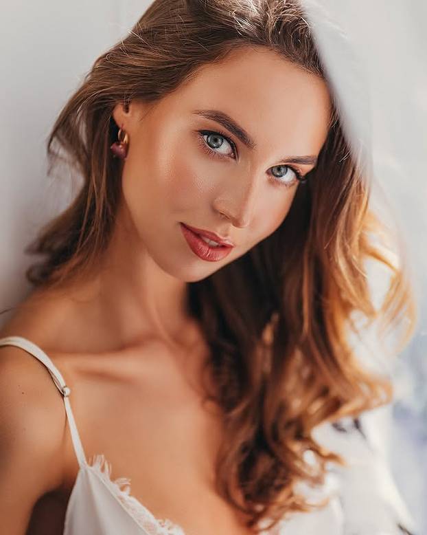 FOTO Ima božansku ljepotu! Ovo je žena koju zovu Afroditom