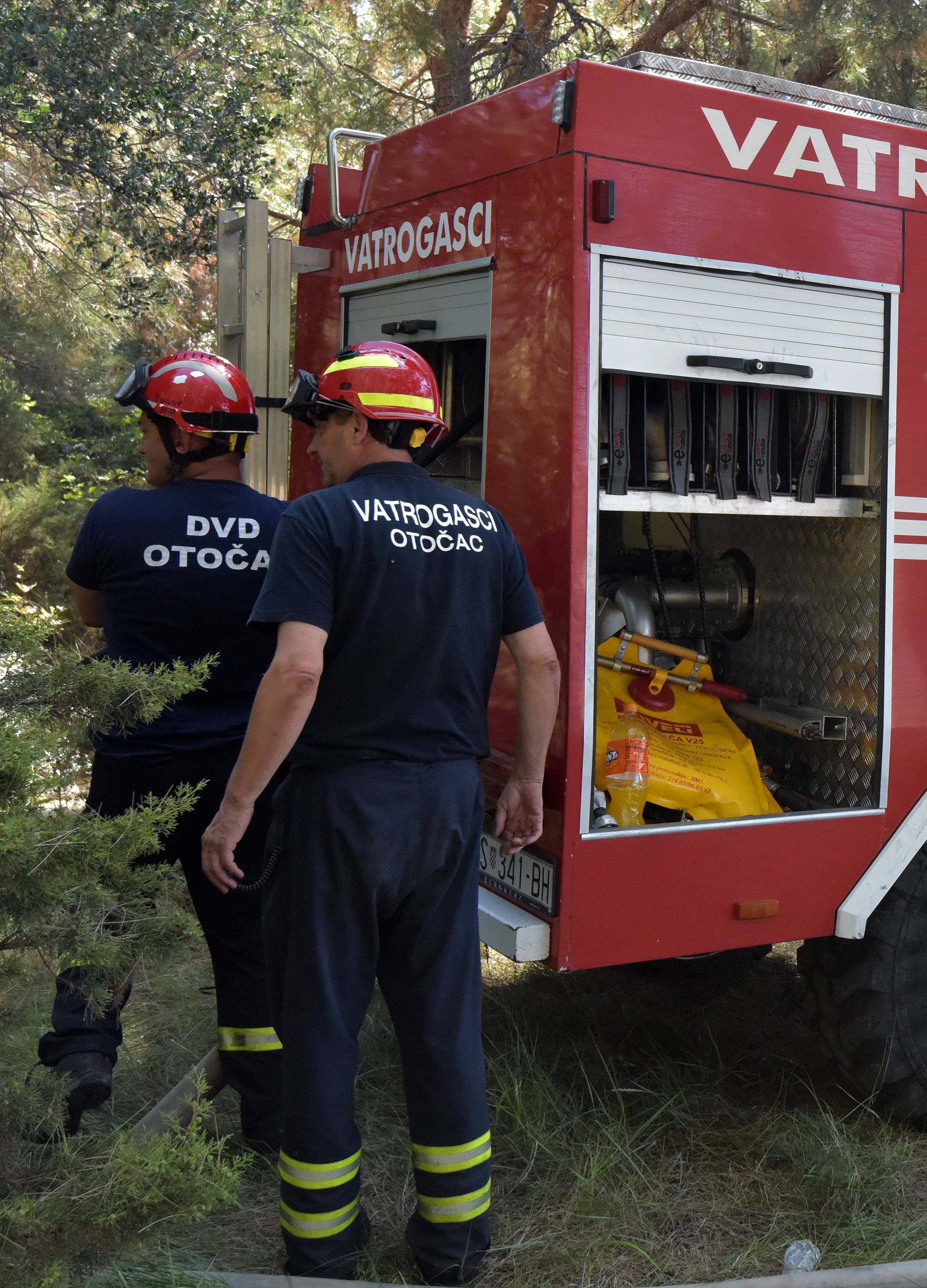 Spasili su Zrće od katastrofe: Cijelu noć borili se s požarom