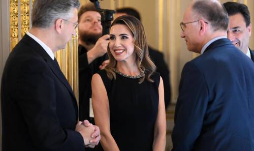 FOTO: Ve&ccaron;era za pam&cacute;enje u Elizejskoj pala&ccaron;i! Plenkovi&cacute; i Macron odali po&ccaron;ast Nicolieru