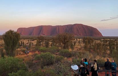 Crvena stijena: Australija je zabranila penjanje na Uluru