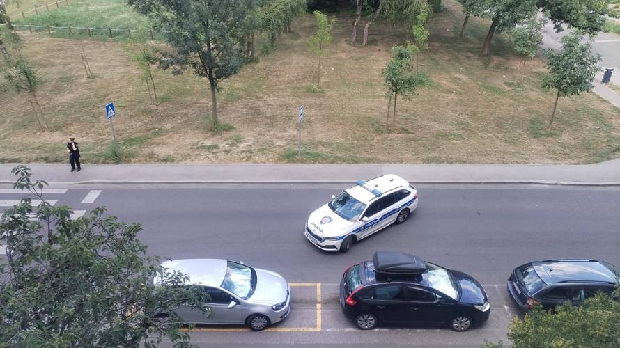 FOTO Izvukao osigurač iz bombe u Novom Zagrebu, hodao kroz park blizu škole. Uhitili su ga!
