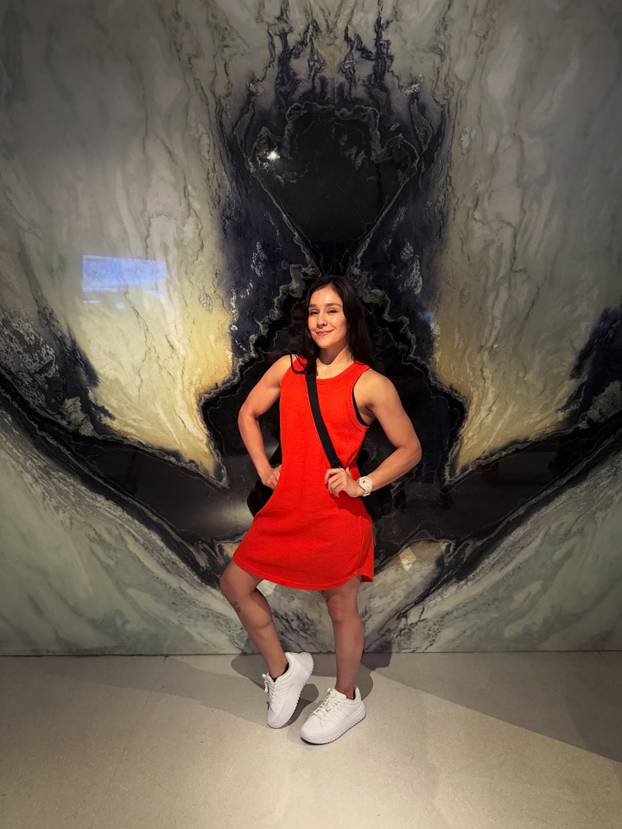 JEZIVE SCENE U UFC-u: Borkinja izgubila svijest nakon brutalnog nokauta! Pobjednica se molila