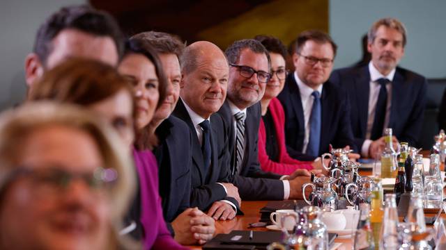 Weekly cabinet meeting in Berlin