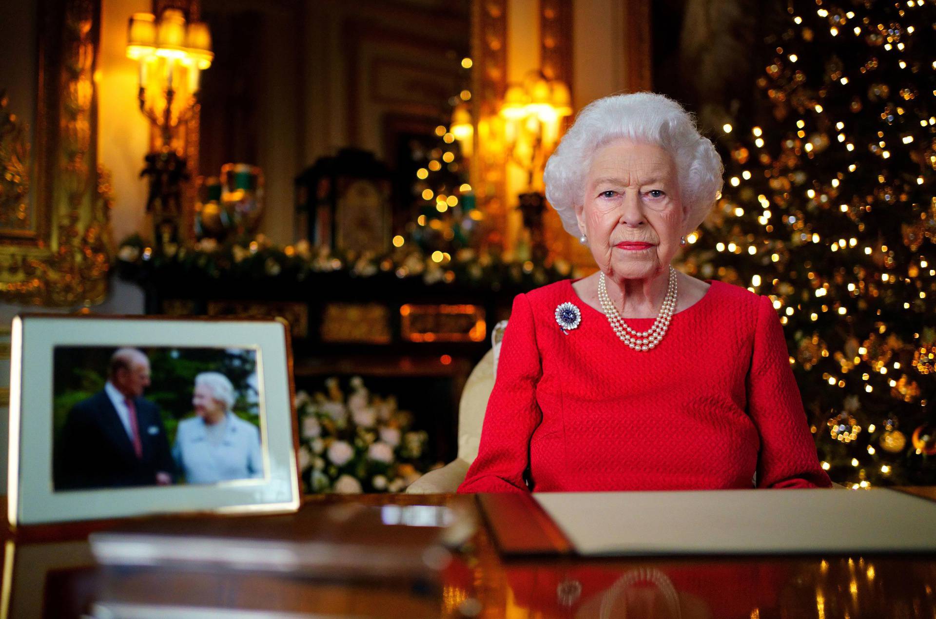 Charles i Camilla provest će Božić s kraljicom Elizabetom