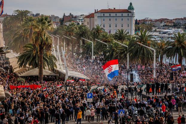 Split: Torcida na Rivi održala prosvjed