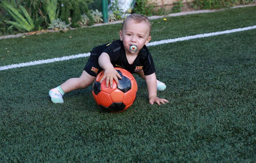 Mirela i njenih 7 nogometaša: 'Za ručak trebamo 3 kile mesa'