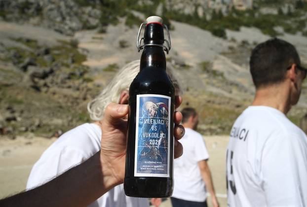 ARHIVA: Utakmica na dnu isušenog Modrog jezera koje danas doseže rekordan vodostaj