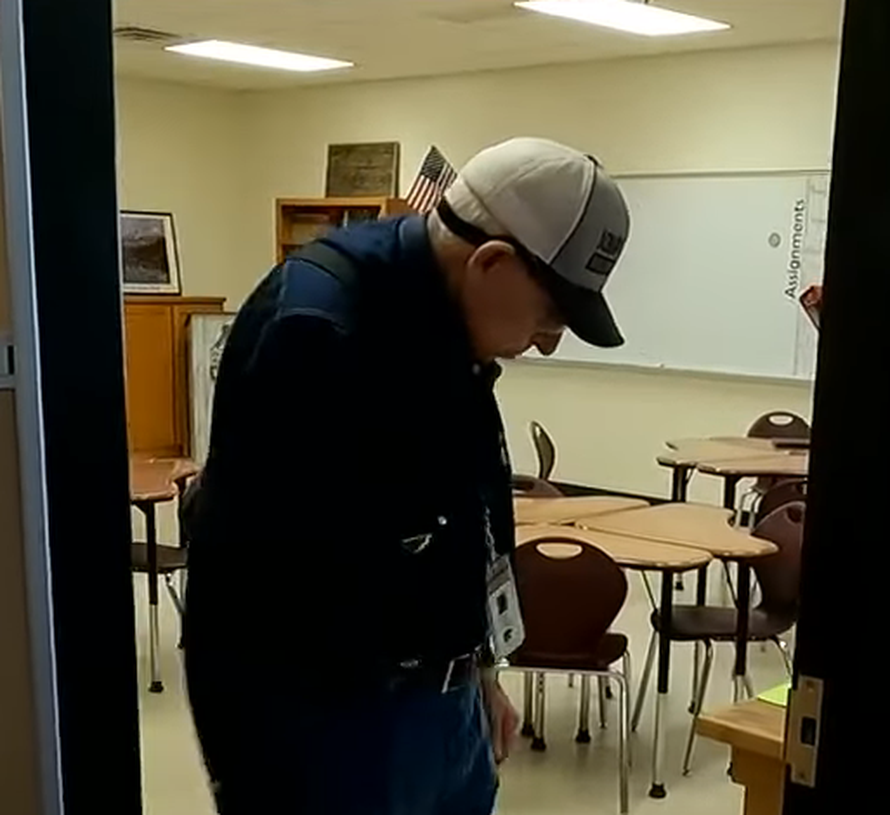 Učenici srednje škole prikupili 255.000 eura da bi se njihov domar (80) mogao umiroviti