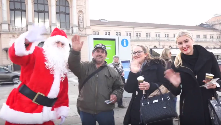 Neopisiva sreća u Zagrebu: Djedica građanima uljepšao dan