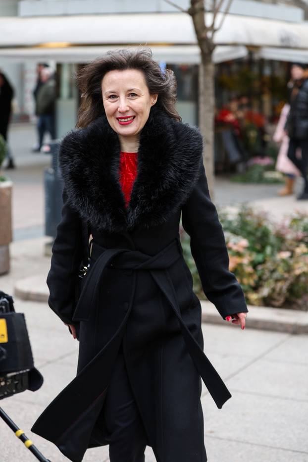 Zagreb: Dobro raspoloženoj Daliji Orešković nije smetala gužva u gradu 