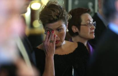 Mia Begović plakala na izložbi u čast njenoj pokojnoj sestri