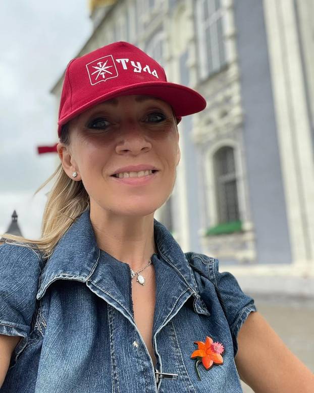 FOTO Zaharova bocnula Srbiju: 'Svjesni su rizika...';  Fotografije s njene svadbe 'zapalile' mreže