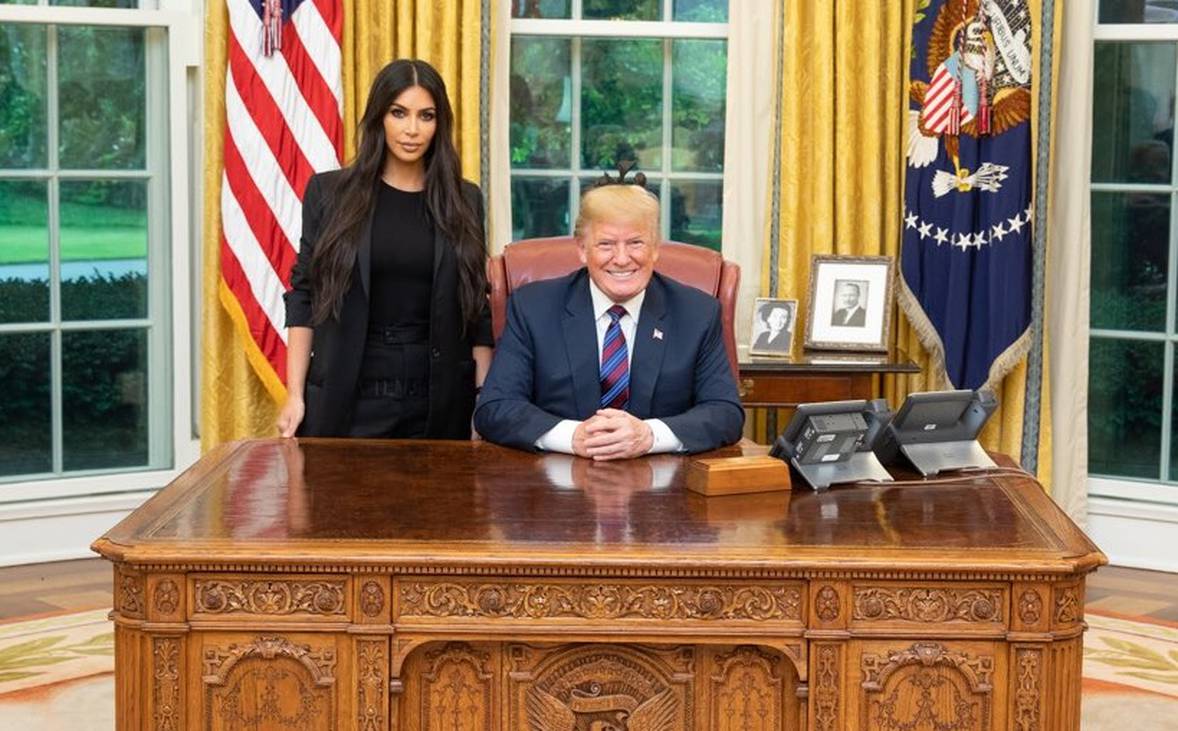 Kada Kim Kardashian zamoli, Trump ispuni: Pomilovao ženu