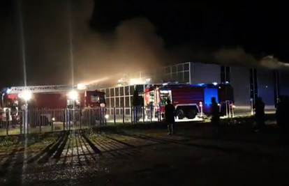 Izbio požar u sali za vjenčanje u Sl. Brodu: Došli su vatrogasci
