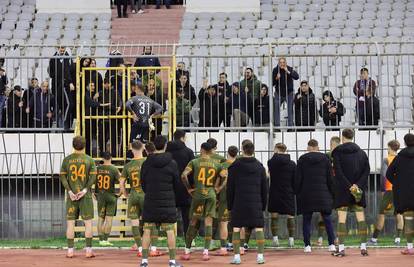 Frka na Poljudu: Kohorta je postrojila igrače, Jakupović krenuo u okršaj s navijačima?!