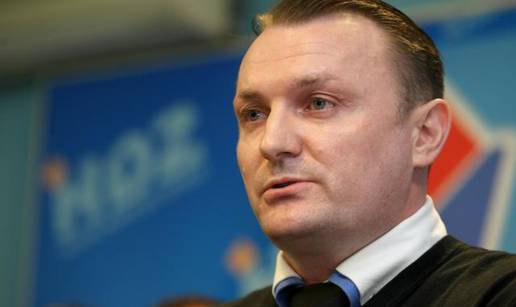 'Va&scaron;a ekcselencijo, podnesite ostavku, zaposlili ste brata'