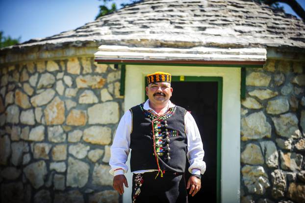 Nevest,23.05.2016 - Slavko Rajcic na snimanju emisije Lubav je na selu