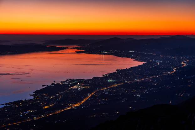 Bajkoviti zalazak sunca iznad Kozjaka