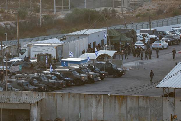 Hostages-prisoners swap deal between Hamas and Israel