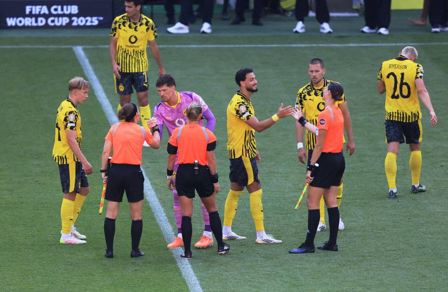 FIFA Club World Cup - Group F - Borussia Dortmund v Ulsan HD