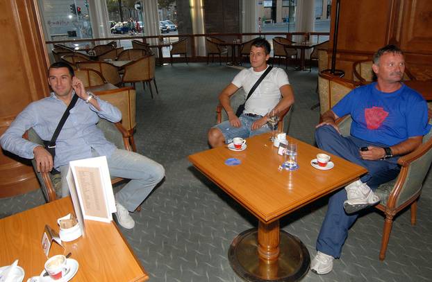 ARHIVA - 2009. Zagreb: Okupljanje hrvatske nogometne reprezentacije u hotelu Sheraton