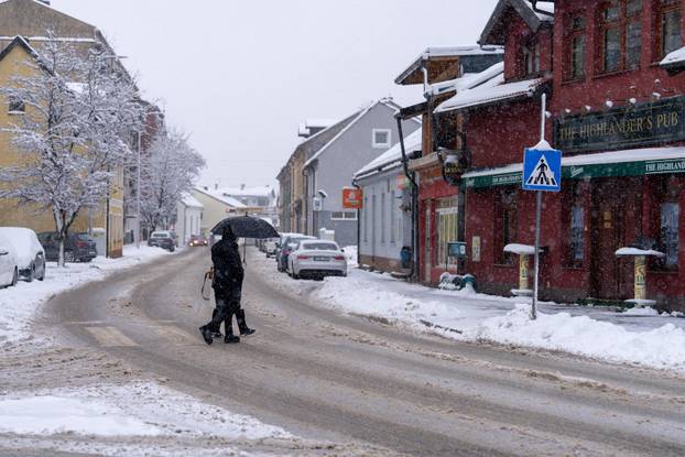 U Gospiću je izmjereno 16 cm snijega