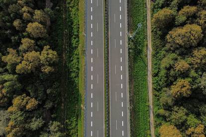 Nakon 18 godina čekanja, danas se otvara autocesta do Siska. Pogledajte fotografije iz zraka