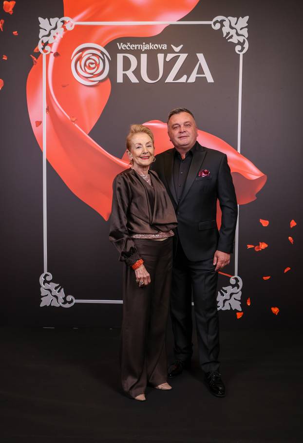 Zagreb: Uzvanici na dodjelu medijske nagrade "Večernjakova ruža" u Hrvatskom narodnom kazalištu