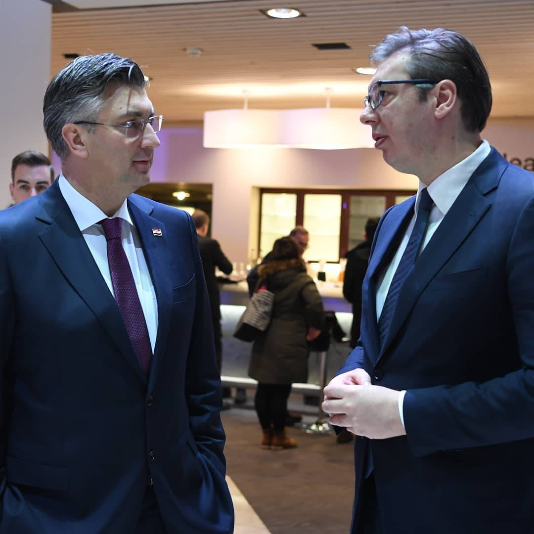 Vučić se pohvalio fotkama s Plenkijem na forumu u Davosu