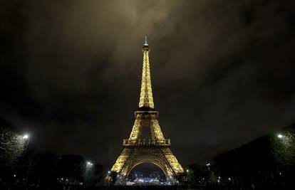 Eiffelov toranj u Parizu proslavio je rođendan