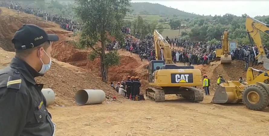 Rescuers dig to reach boy stuck in well in Chefchaouen