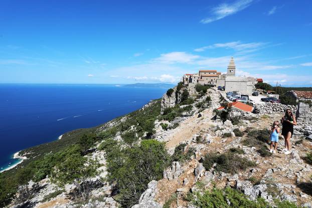Lubenice, mjesto na Cresu s dva stanovnika
