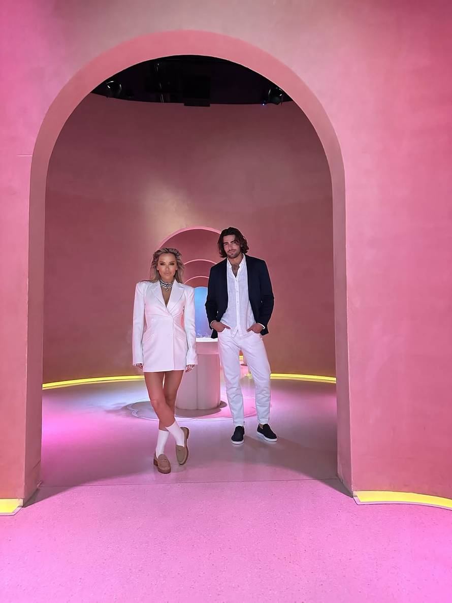 Maja Šuput nakon nastupa u Makarskoj završila u Šiminu zagrljaju: 'Ljubav je u zraku...'