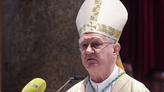 Božićnu svetu misu Splitu predvodio nadbiskup Zdenko Križić