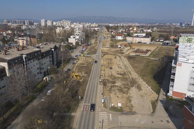 Pogled iz zraka na rekonstrukciju Sarajevske ulice u Zagrebu i prvo proširenje tramvajske pruge nakon 20 godina