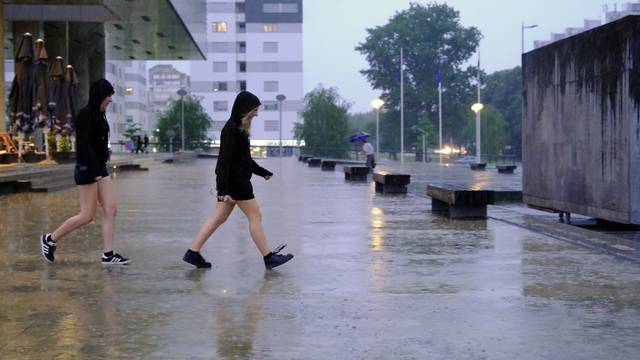 Malo će osvježiti: Bit će kiše i grmljavine, na moru jaka bura