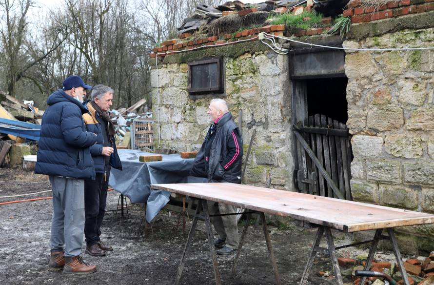 Luščani: SNV donirao građevinski materijal obiteljima Vranjanin i Gvojić