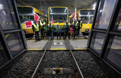 FOTO Novi štrajk u Njemačkoj: Javni prijevoz u totalnoj blokadi