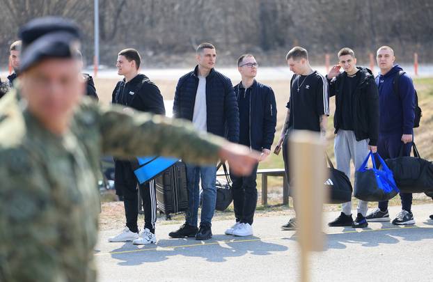 Ministar Anušić i general Kundid na prvom danu TVO-a na Slunju