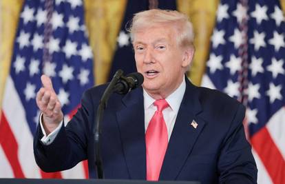 Švicarci dali Trumpu Rolex i zlatnu polugu. On odmah smanjio carine s 39 na 15 posto