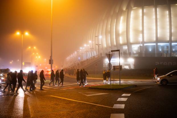 Zagreb: Gužva oko Arena zbog Thompsonovog koncerta